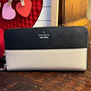 Kate Spade Black and Cream Zip Around Wallet